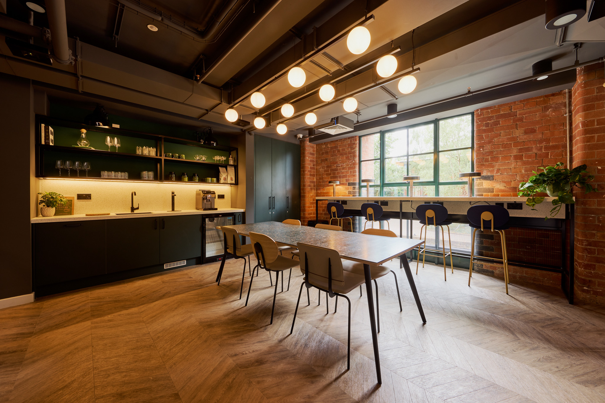 BWW-Amenity-024L