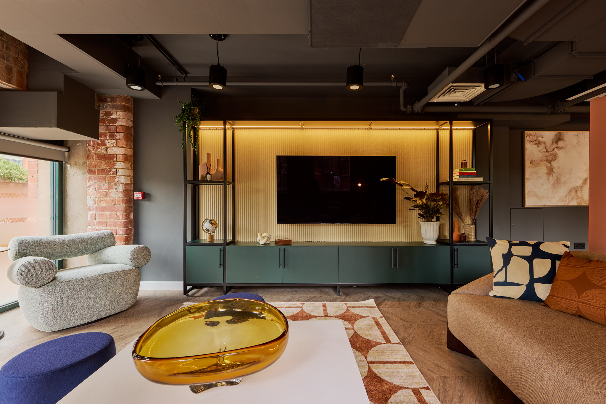 BWW-Amenity-034L